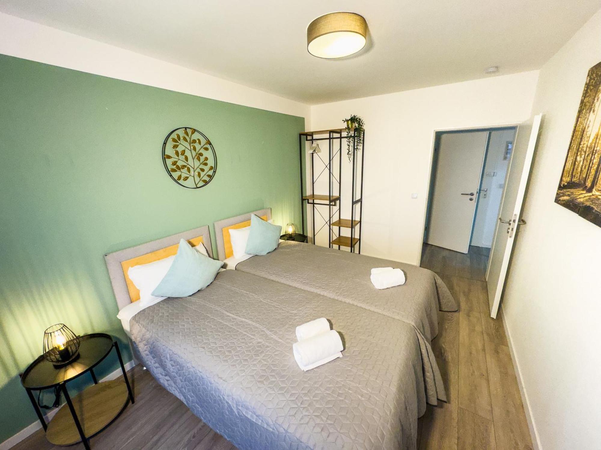 Immostay #6 - 4 Fuer 8 Personen, Wifi & Zentrum * BRE